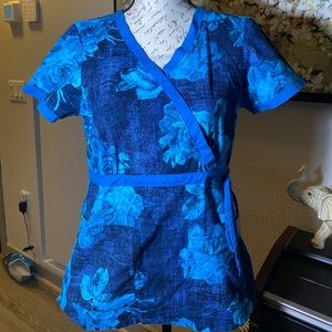 Koi scrub top. Small. Great condition
